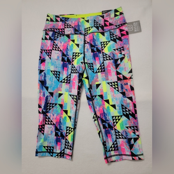 Victoria's Secret VSX Knockout Crop Leggings with Reflective Features - Picture 5 of 15